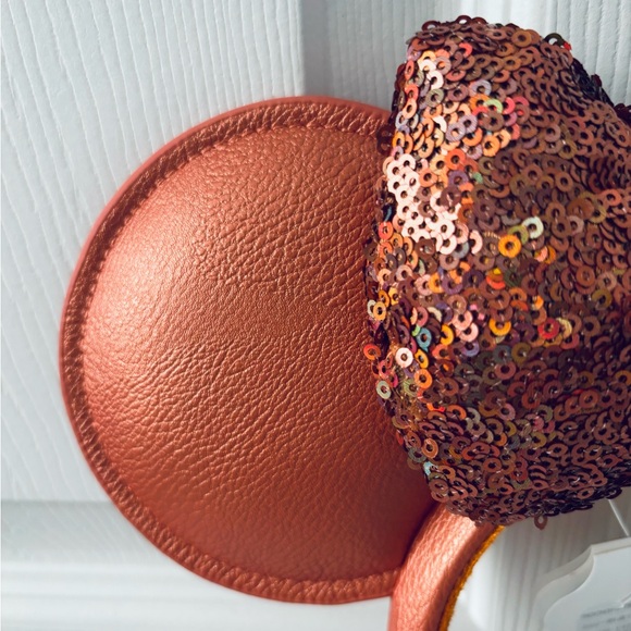 Loungefly Minnie Mouse Sequined Mini Backpack Peach Punch & Ears Headband - Picture 10 of 11